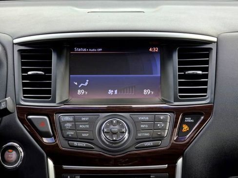 Used 2016 Nissan Pathfinder Platinum AWD/4WD image 18