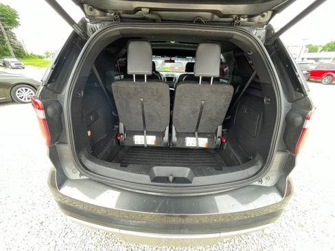 Used 2016 Ford Explorer XLT w/ Equipment Group 202A FWD image 26