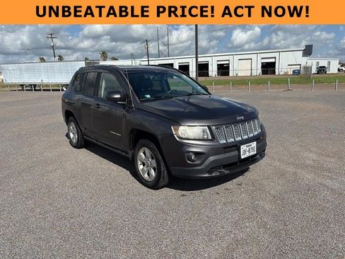 Used 2016 Jeep Compass Latitude FWD image 1