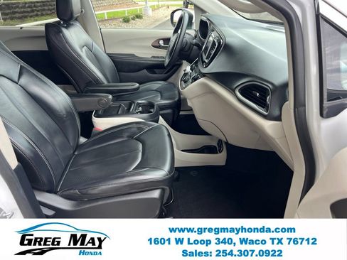 Used 2021 Chrysler Voyager Lxi FWD image 11