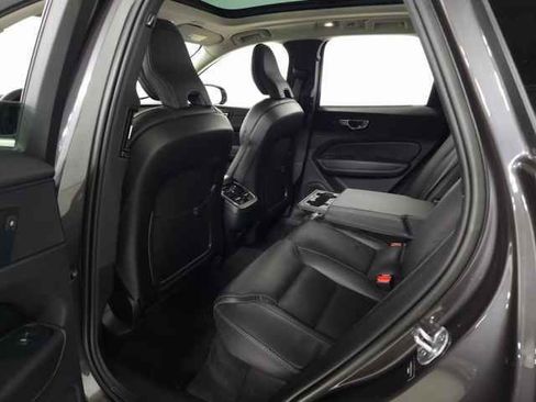 Certified 2023 Volvo XC60 B6 Ultimate w/ Climate Package image 37