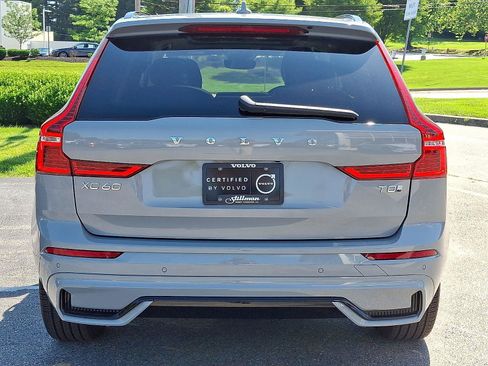 Certified 2025 Volvo XC60 T8 Core w/ Climate Package image 5