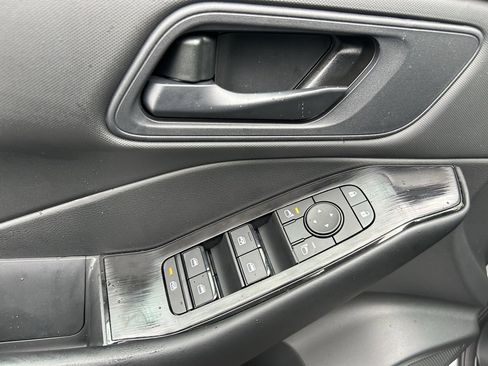 New 2025 Nissan Rogue S image 10