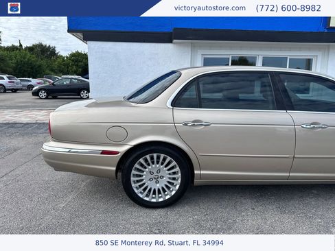 Used 2005 Jaguar XJ8 L image 10