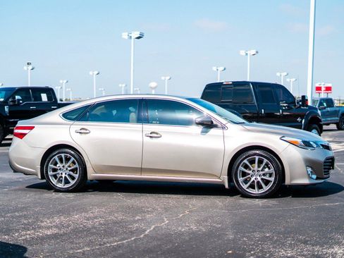 Used 2015 Toyota Avalon XLE Touring FWD image 3