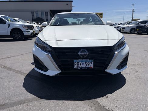 Used 2023 Nissan Altima 2.5 SV FWD image 6