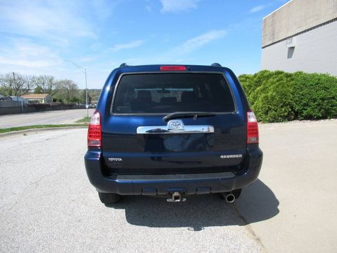 Used 2006 Toyota 4Runner SR5 AWD/4WD image 13