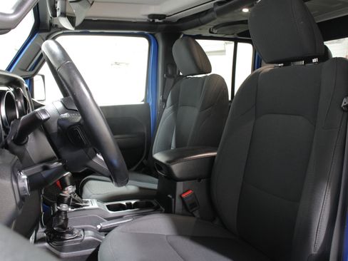 Used 2022 Jeep Gladiator Sport image 5