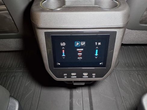 New 2026 GMC Yukon Denali Ultimate w/ LPO, Illumination Package AWD/4WD image 13