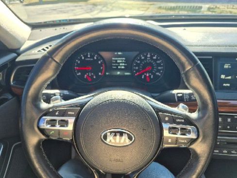 Used 2017 Kia Cadenza Technology image 25
