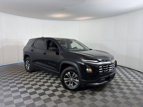 Used 2025 Chevrolet Equinox LT AWD/4WD image 1