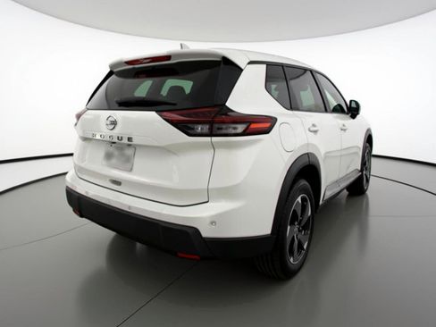 Used 2025 Nissan Rogue SV FWD image 9