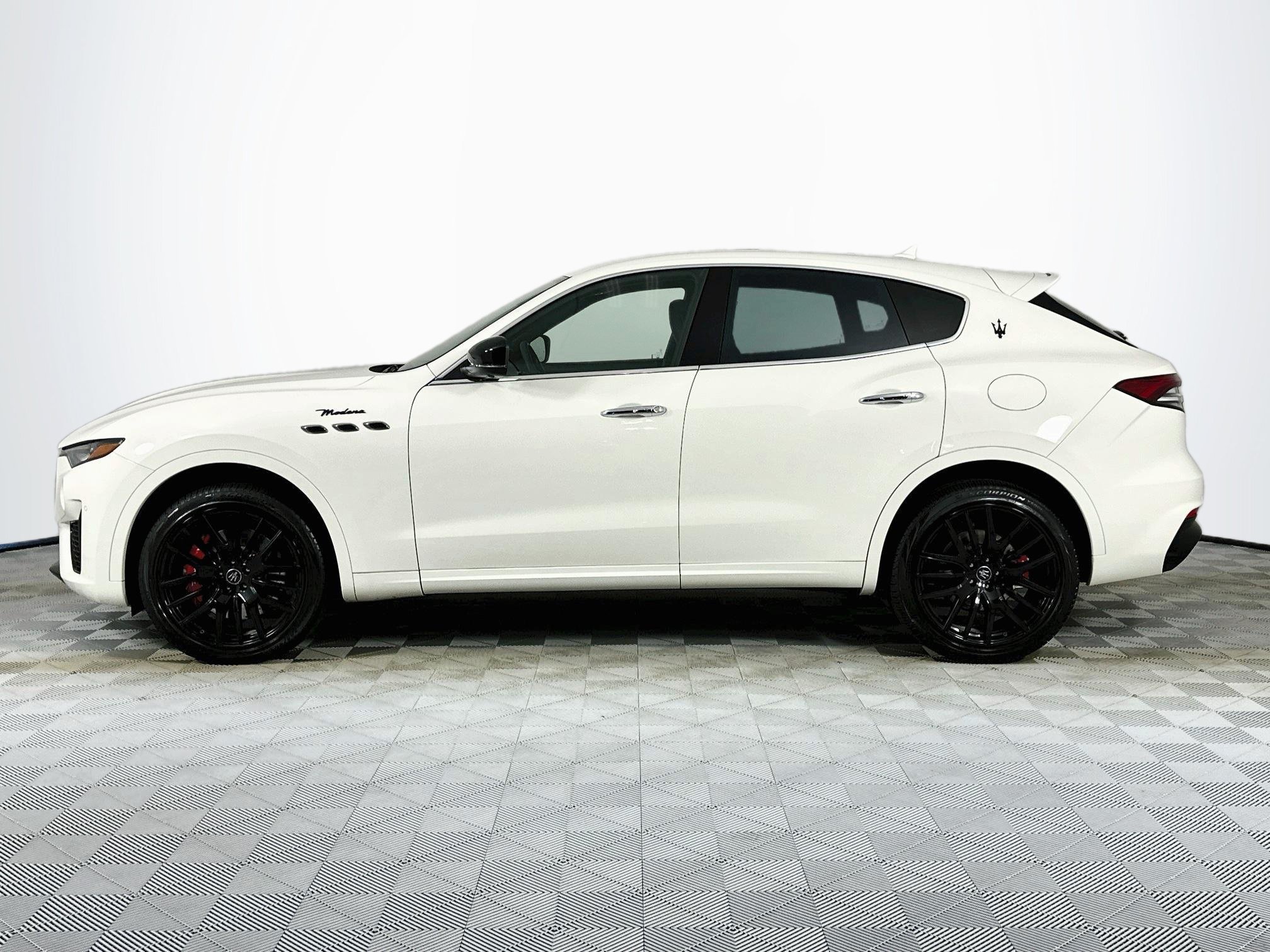 Used 2024 Maserati Levante Modena Ultima AWD/4WD image 8