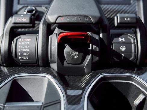 Used 2024 Lamborghini Urus S image 73