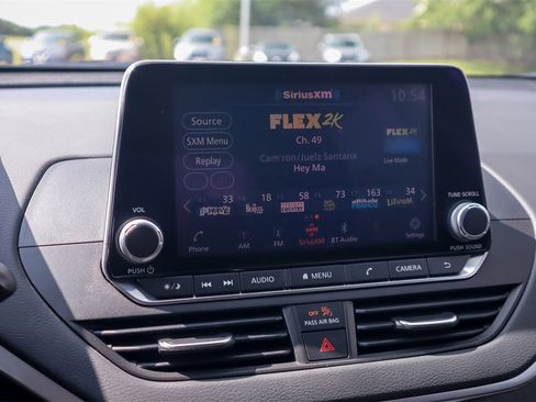 Used 2021 Nissan Altima 2.5 SV image 15