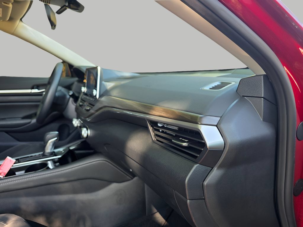 Used 2023 Nissan Altima 2.5 SV FWD image 11
