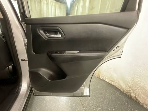 Used 2025 Nissan Rogue SV FWD image 23