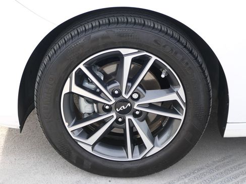 Used 2023 Kia Forte LXS w/ LXS Technology Package image 10