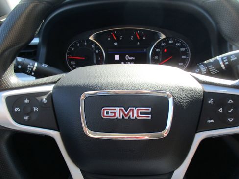 Used 2023 GMC Acadia SLE w/ Driver Convenience Package image 16