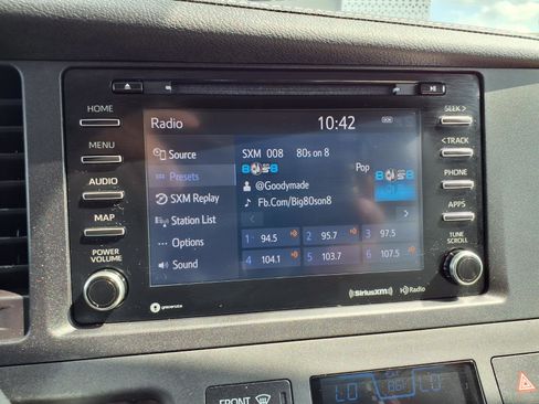 Used 2020 Toyota Sienna XLE FWD image 7