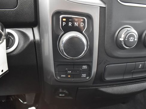 Used 2022 RAM 1500 Classic SLT image 16