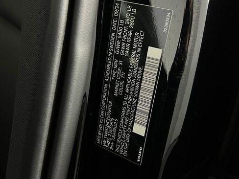 Used 2025 Volvo XC60 B5 Plus image 34