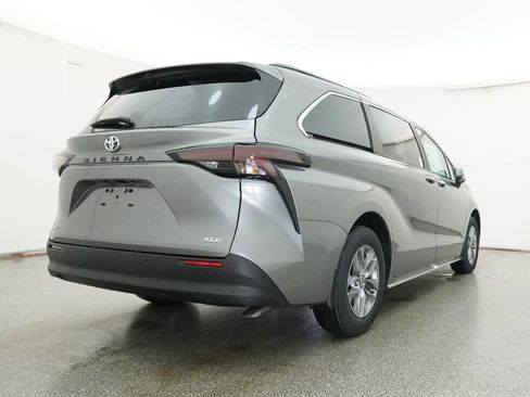 New 2026 Toyota Sienna XLE image 64