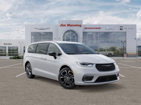 New 2026 Chrysler Pacifica Select image 5