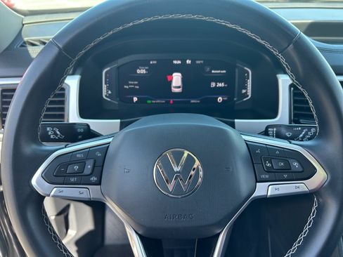 Used 2023 Volkswagen Atlas SE w/ Panoramic Sunroof Package AWD/4WD image 9
