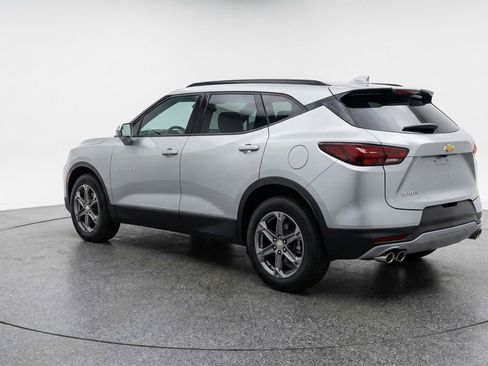 Used 2025 Chevrolet Blazer LT FWD image 6
