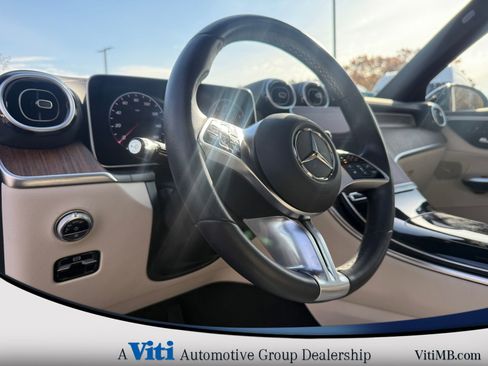 Used 2024 Mercedes-Benz GLC 300 4MATIC image 17