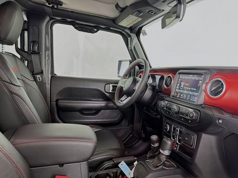Used 2023 Jeep Gladiator Rubicon w/ Trailer Tow Package AWD/4WD image 35