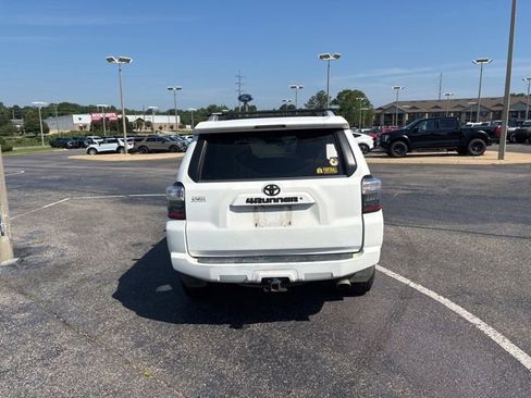 Used 2014 Toyota 4Runner SR5 RWD image 4