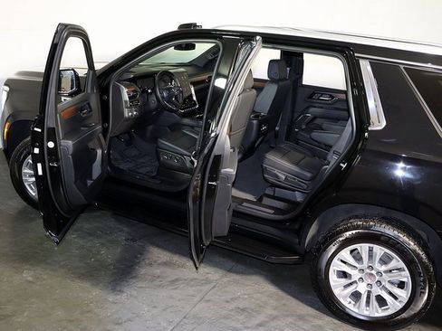 Used 2025 GMC Yukon Denali image 5