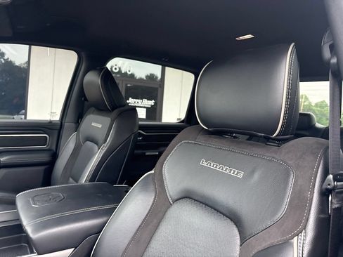 Used 2023 RAM 1500 Laramie AWD/4WD image 3
