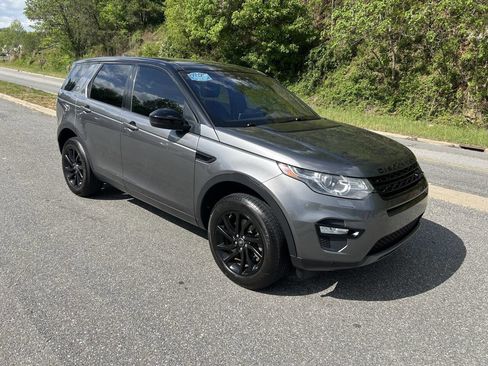Used 2017 Land Rover Discovery Sport HSE AWD/4WD image 10