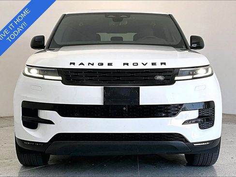 Used 2025 Land Rover Range Rover Sport SE AWD/4WD image 3