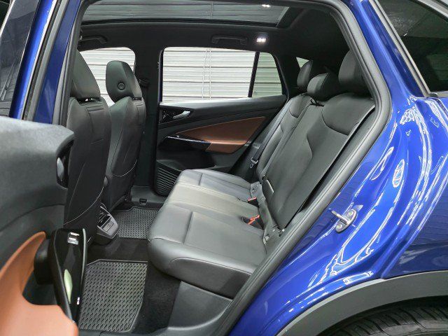 Used 2021 Volkswagen ID.4 Pro S RWD image 18