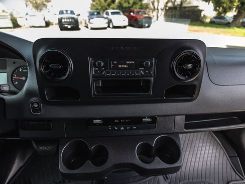 Used 2019 Freightliner Sprinter 3500 image 24