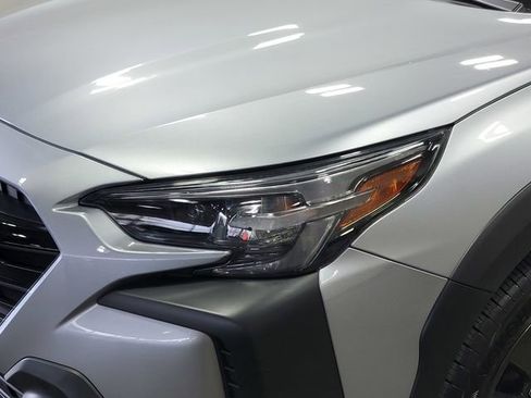Certified 2025 Subaru Outback Onyx Edition AWD/4WD image 9