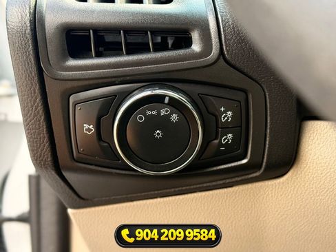 Used 2014 Ford Focus SE FWD image 16