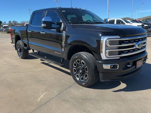 Used 2024 Ford F250 Platinum image 3