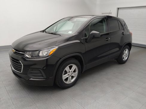 Used 2020 Chevrolet Trax LS w/ Tint and Cruise Package FWD image 2