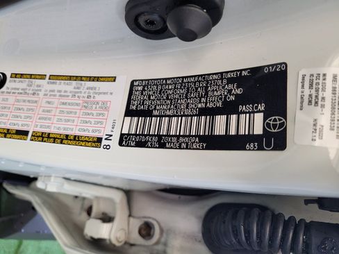 Used 2020 Toyota C-HR XLE FWD image 33