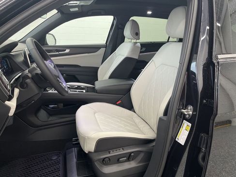 New 2026 Volkswagen Atlas Cross Sport SEL Premium R-Line AWD/4WD image 15