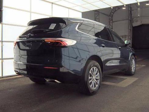 Used 2023 Buick Enclave Essence AWD/4WD image 5
