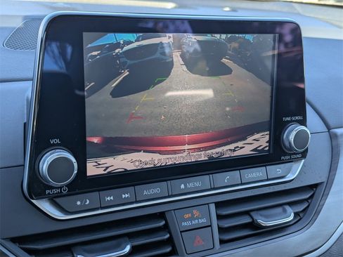 Used 2024 Nissan Altima 2.5 SV image 13