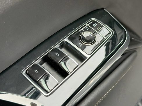 Certified 2025 Cadillac Escalade ESV Sport Platinum AWD/4WD image 23
