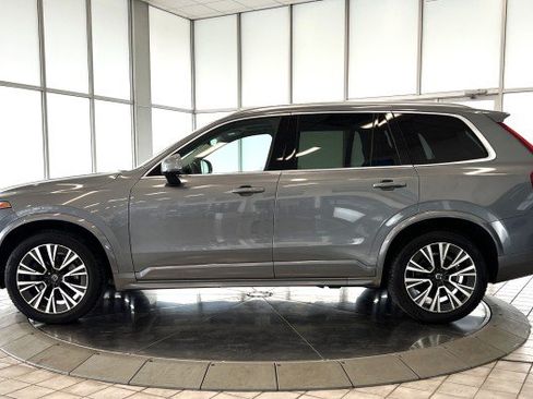 Used 2020 Volvo XC90 T6 Momentum w/ Protection Package Premier AWD/4WD image 4