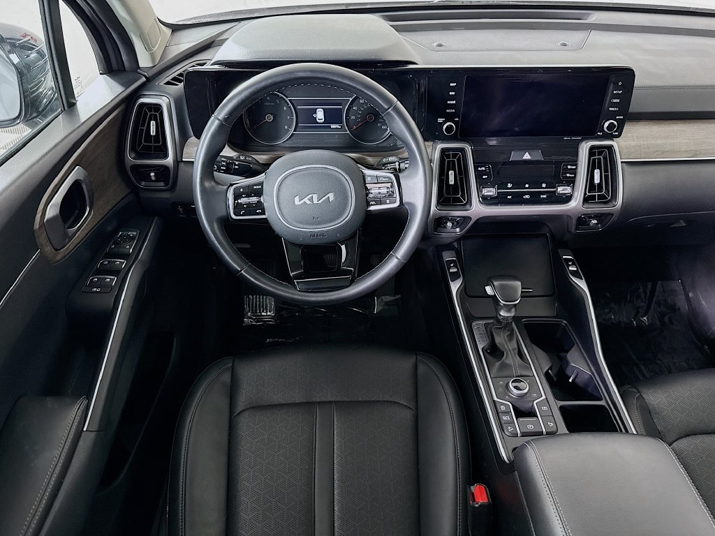 Certified 2022 Kia Sorento X-Line EX AWD/4WD image 3